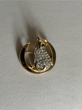 Vintage Beatrix Gold Tone Cat on Crescent Moon Brooch Rhinestone Green Eyes Pin